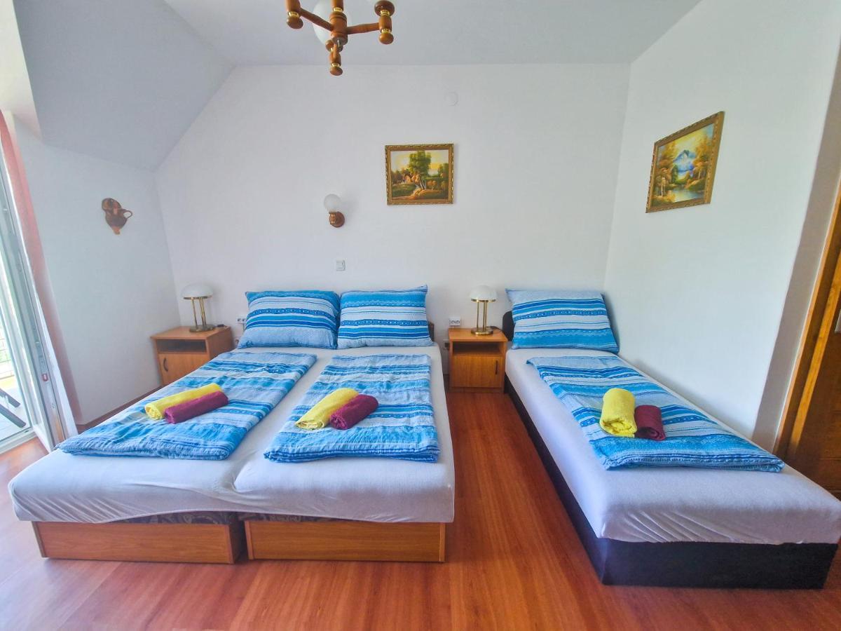 Weinberger Vendégház Zamárdi Esterno foto