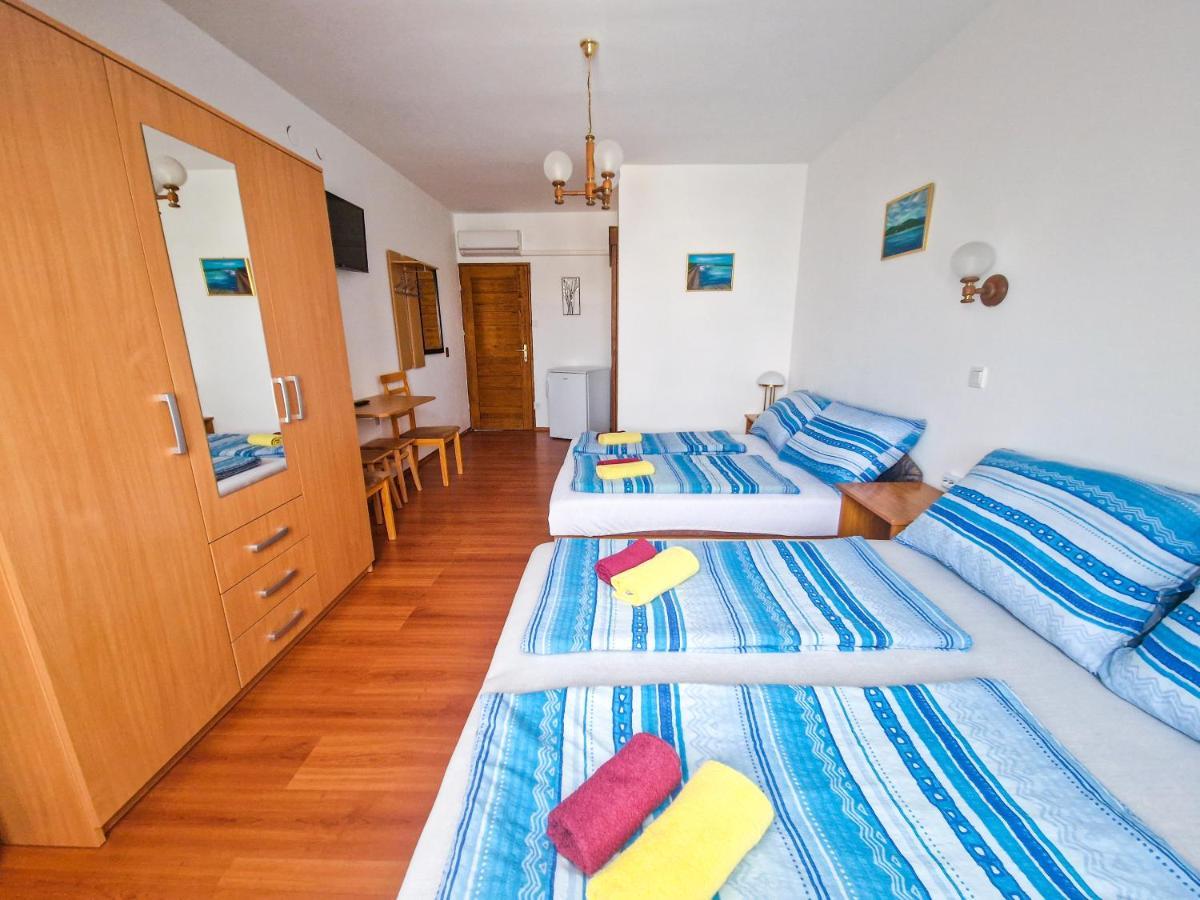 Weinberger Vendégház Zamárdi Esterno foto