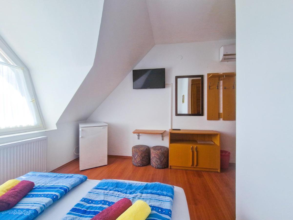 Weinberger Vendégház Zamárdi Esterno foto