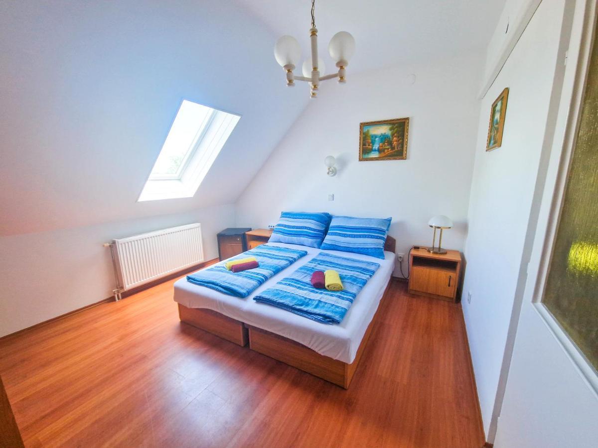 Weinberger Vendégház Zamárdi Esterno foto