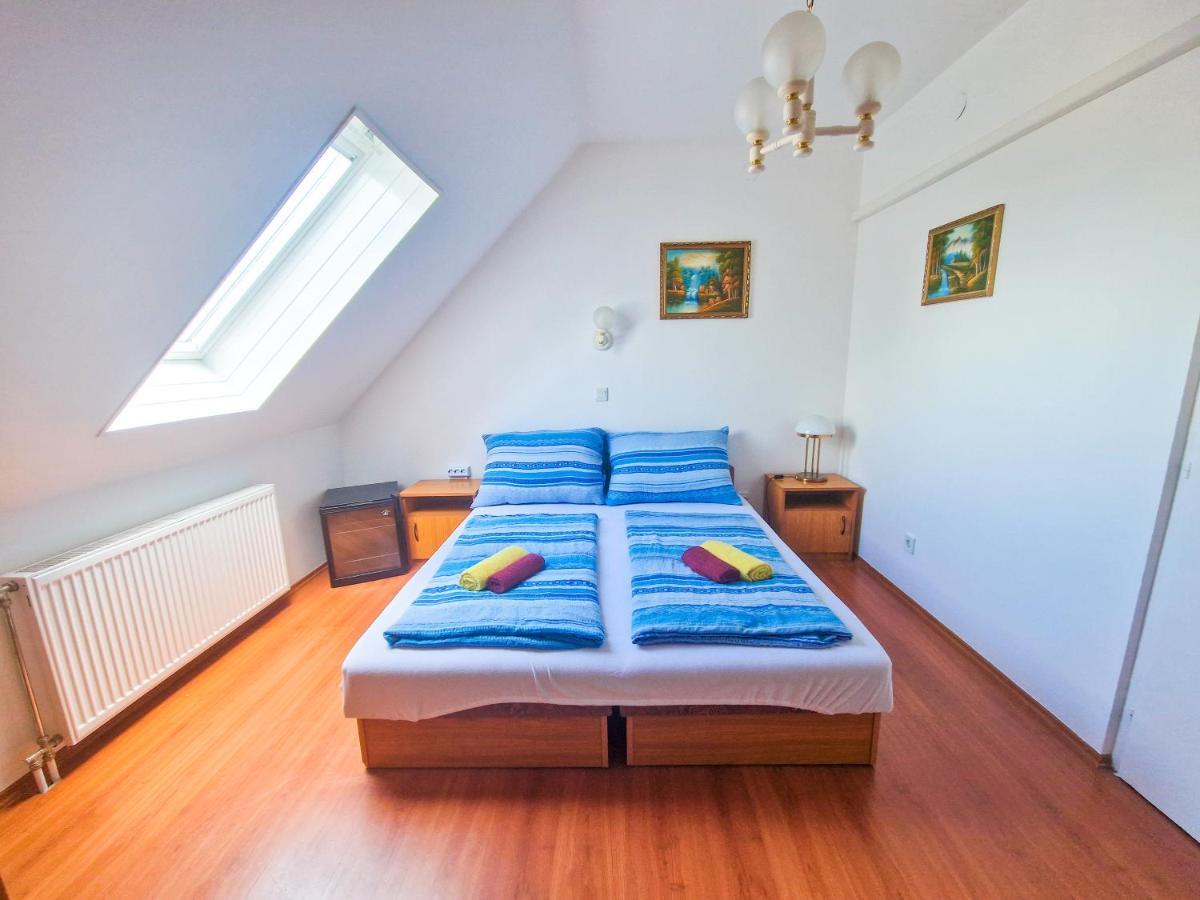 Weinberger Vendégház Zamárdi Esterno foto