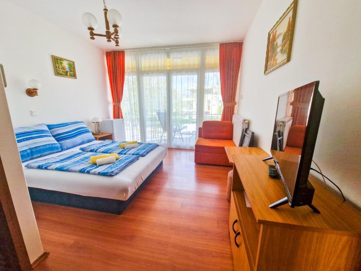 Weinberger Vendégház Zamárdi Esterno foto