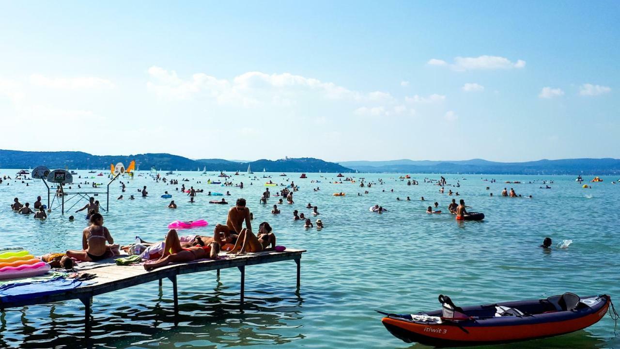Weinberger Vendégház Zamárdi Esterno foto